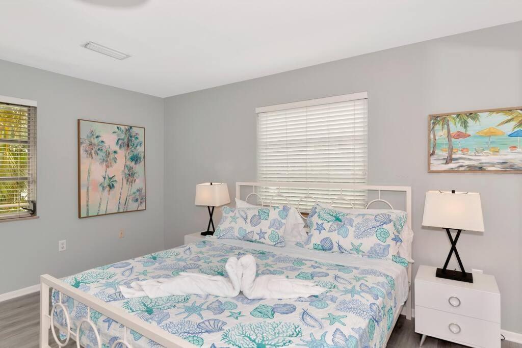 Walk To The Beach - Island Villa Siesta Key Ngoại thất bức ảnh